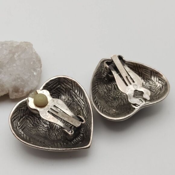 Gorgeous silver carved earrings clip on - Picture 2 of 3